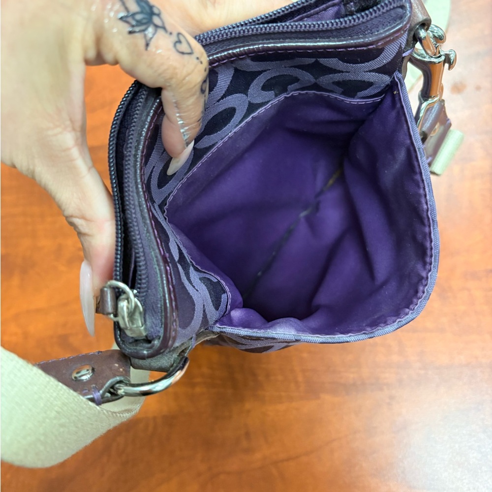 Coach Purple Signature Messenger with Ivory Strap - Picture 5 of 7
